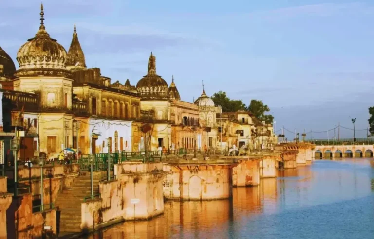 Highlights-of-One-Day-Trip-to-Ay